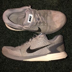 grey nike lunarglide 7